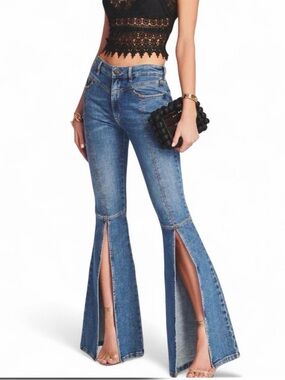 NWT $325 🆕 Retrofête Fresca Flared Jeans 28